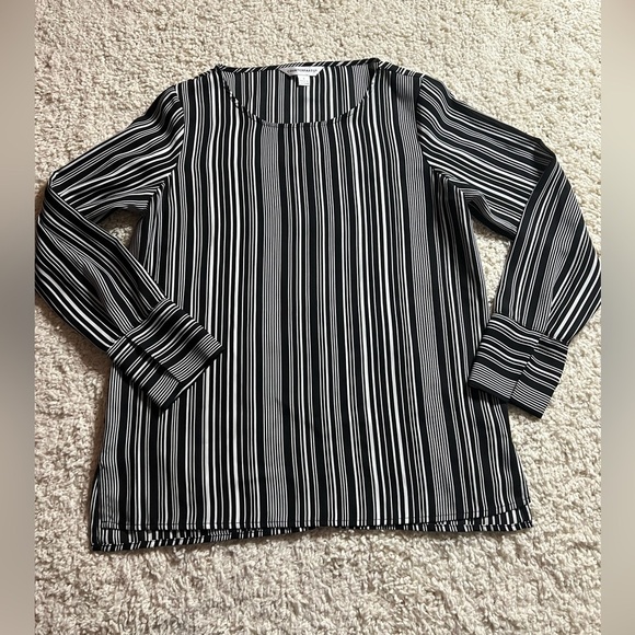 Size Small Striped Black and White Women's Top LS - Picture 1 of 5